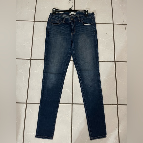 Size 8 Dark Wash Skinny Abercrombie & Fitch jeans! Like new! - Picture 1 of 5